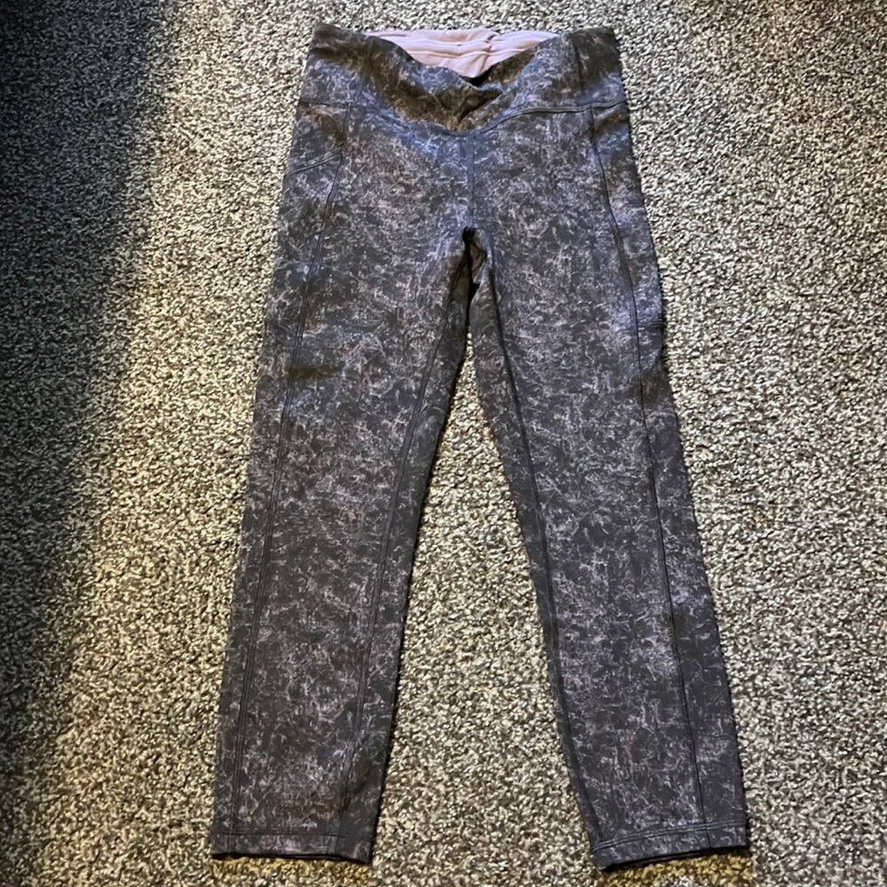 Lululemon leggings 25” size 6